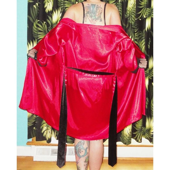 Vintage Red & Black Robe M to L sleepwear pinup retro boudoir goth - Picture 8 of 8